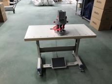 Máy dập cúc hơi Max